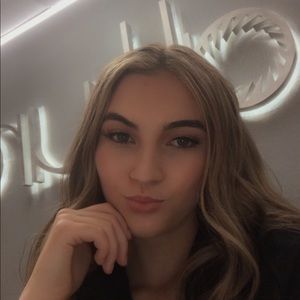 Meet your Posher, Alycia